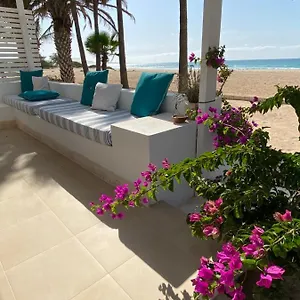 https://villa-n25b-alfredo-marchetti-suites-on-the-beach-praia.cape-verdehotels.com